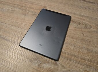 Apple iPad 9 generácie S úložiskom 64GB Zadná strana má znám - 6