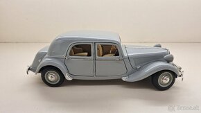 1:18 CITROEN 15CV - 6