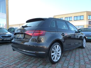 Audi A3 Sportback 2.0 TDI DPF Style Attraction - 6