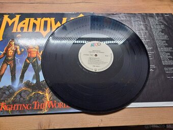 Lp MANOWAR Fighting The World - 6