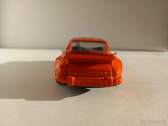 CORGI - PORSCHE 911 TURBO 1:43 - POZRI DETAILNÉ FOTO - 6