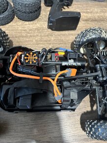 Arrma Typhon 1/8 V5 6s BLX - 6