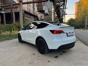 Tesla model Y long range - 6