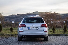 Opel Astra Sport Tourer 2.0 - 6