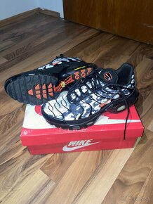 Nike Airmax PLUS - Tn black/orange camouflage - 6