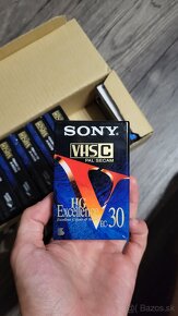 Retro videokamera Panasonic NV-RX10 na VHS-C kazety - 6