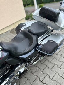 Harley Davidson Road Glide 117 CVO - 6