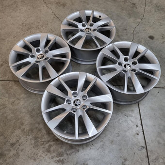 Kvalitné ŠKODA disky 5x112 R17 ET49 - 6