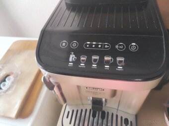 Predám de` Longhi Magnifica Evo ECAM - 6