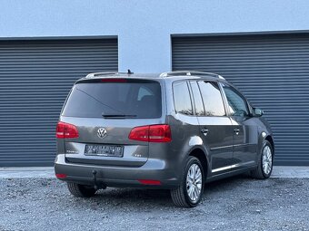 VW TOURAN 1.6 TDI 77 KW ediceLIFE PANORAMA TAŽNÉ 2013 - 6