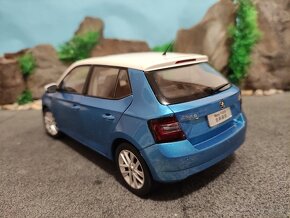 prodám nový model 1:18 škoda fabia 3 - 6