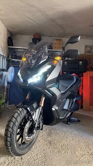 Honda ADV 350 black r. 2024, 3600 km - 6