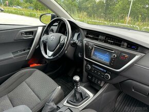 Toyota Auris 1.6. 6M/T - 6