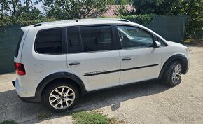 VW Touran CROSS DSG - 6