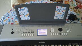 rezervovaný Yamaha DGX-520 portable grand keyboard - 6