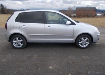 Volkswagen Polo 1,2 60 000KM tažné, benzín manuál 40 kw - 6