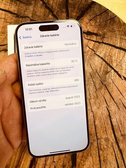 iPhone 15 pro 128 natural Titan batéria 93% top stav - 6