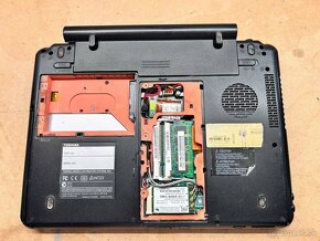 Predám polámaný notebook Toshiba U405 na diely alebo opravu. - 6
