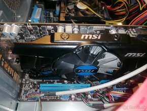 AMD X4 645 3,1ghz, am3+ socket, 4GB ddr3, R7 250x - 6