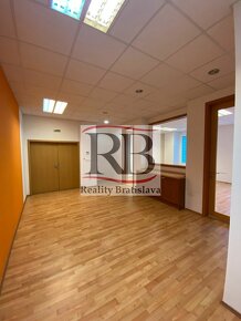 Zrekonštruovaný kancelársky priestor 205,58 m2 v Bratislave  - 6