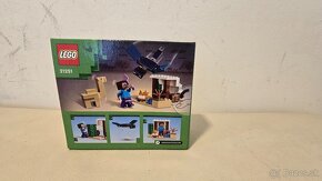 Lego 60312 a Lego 21251 - 6