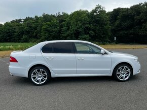 Škoda Superb 3.6 FSI V6 4x4 Elegance DSG 260PS - 6