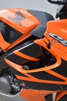 Honda CBR125R 2006 - 6