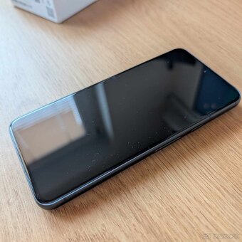 Google Pixel 8 8GB 256 GB čierny - 6