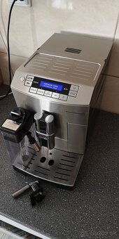 Predám plneautomatický Delonghi PrimaDonna - 6