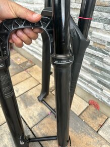 RockShox vidlica 35 Yari 29” - 6