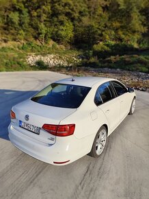 Volkswagen Jetta 2.0 tdi Highline 2014 bluemotion - 6