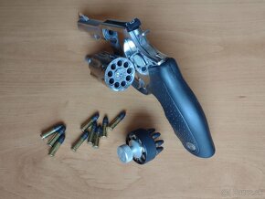 Predám revolver 22 lr - 6