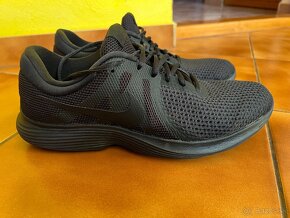 Nike Revolution 4 Black (44) 28cm - 6