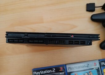 PS2 Slim, ovladač + 6 hier / PlayStation 2 - 6