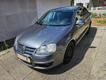 Predáme zachovalý VW Jetta 1,6 benzin-75kW automat 1 majiteľ - 6