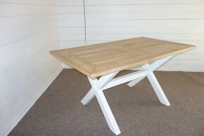 Stôl dubový s bielymi nohami. - 6