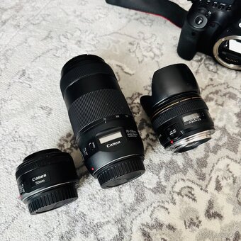 Canon EOS 6D Mark II + EF 28mm, 70-300mm, 50mm + EXTRA - 6