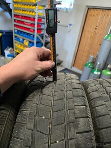 Predám zimne pneu FALKEN 205/65 R16 C - 6