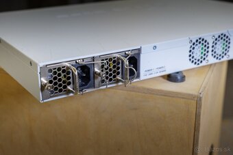 2x Mikrotik CCR1072-1G-8S+ - 6