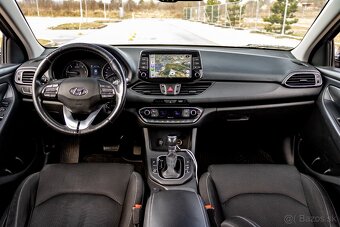 Hyundai i30 1,6 CRDi 7DCT (automat, LED svetlá, Car Play) - 6