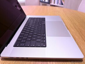 (NOVÝ) MacBook Pro M1 16" | 16GB RAM | 512 SSD | 100% Health - 6