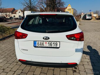 KIA cee'd 1.6 GDi Comfort Plus SW 1.MAJITEL ČR - 6