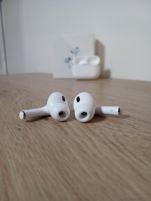 Apple AirPods - 6