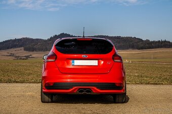 Ford Focus 2.0 EcoBoost ST R - 6