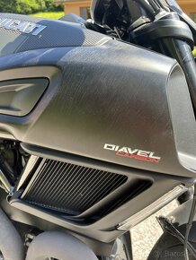 Ducati Diavel Carbon 2017 - 6