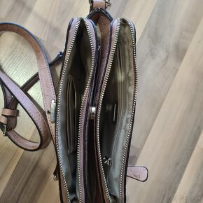 Crossbody kabelka GUESS - 6