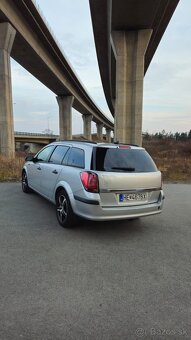 Opel Astra H Caravan - 6