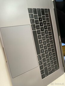 Macbook Pro 15" rocnik 2018 s touchbarom - 6