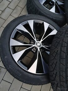 Škoda Superb 3 zimní kola Cassiopeia Pirelli 235-45 18 - 6