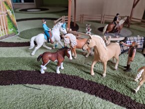 Schleich - kone (jazdiareň) - 6